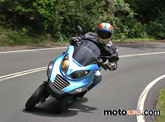 piaggio mp3 road