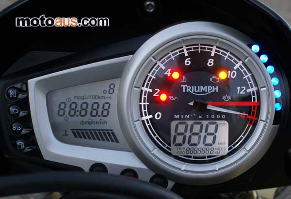 street triple instruments