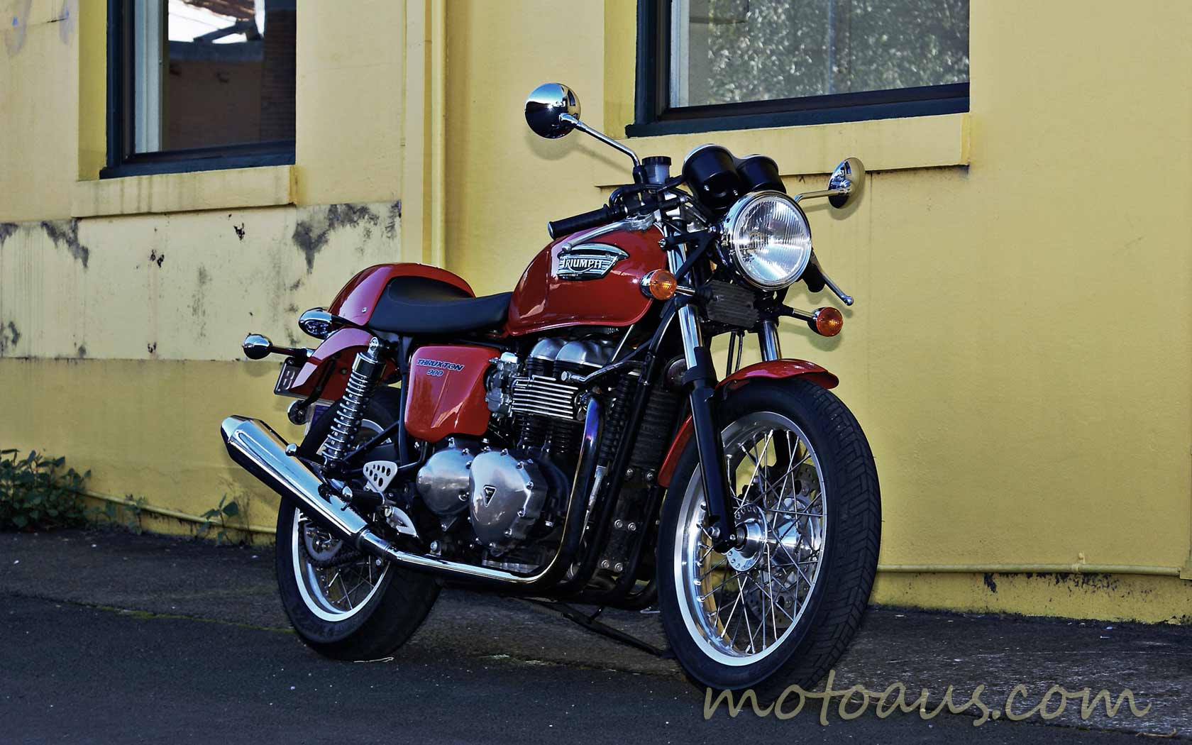 thruxton wallpaper 1680 thruxton wallpaper 1680