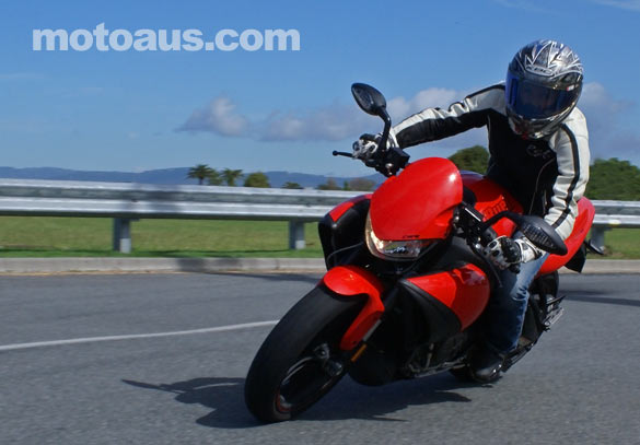 buell-1125cr-corner