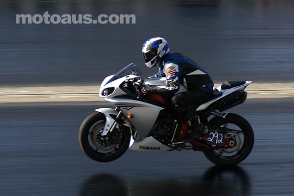 2009-r1-dragstrip-5