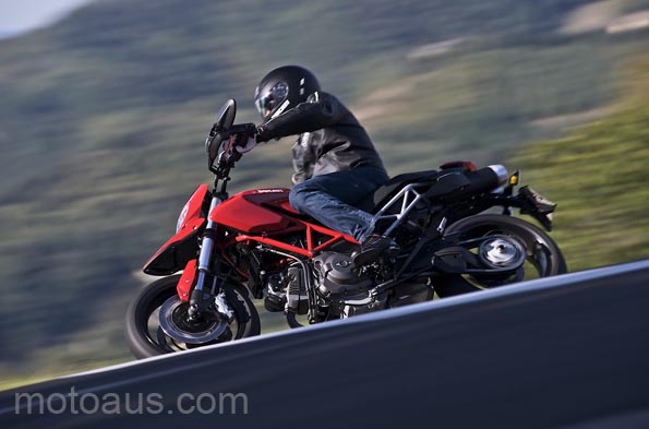 ducati-hypermotard-796-4