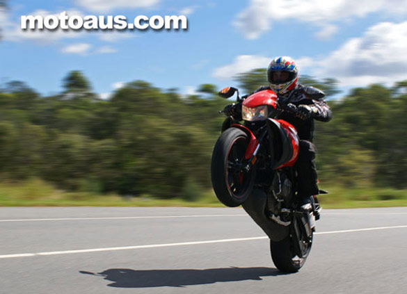 buell-1125cr-wheelie