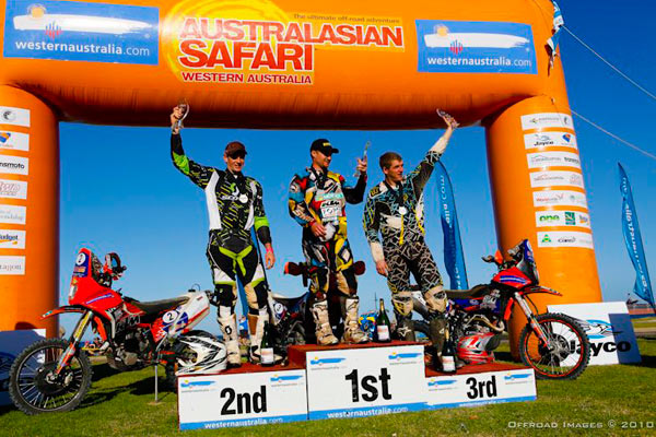 AusSafari-2010-podium