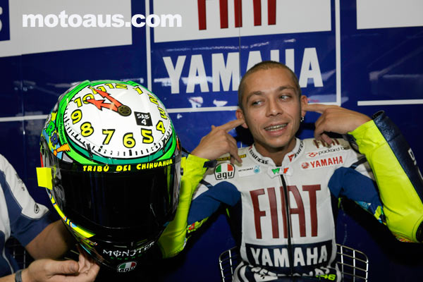 rossi-clock-helmet