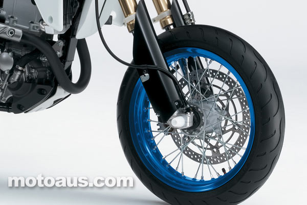 DR-Z400SM-2011-wheel