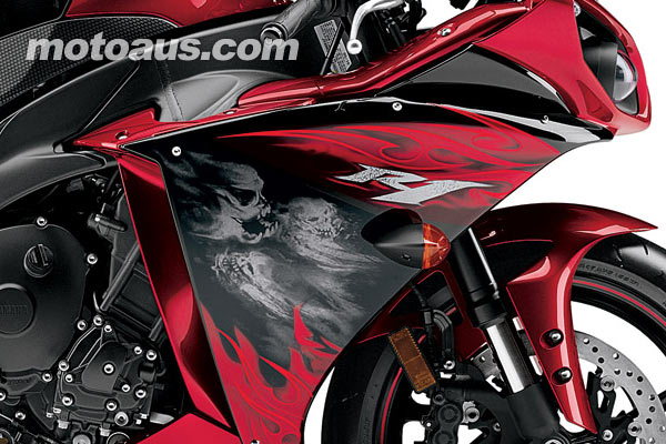2011-yamaha-r1-skulls