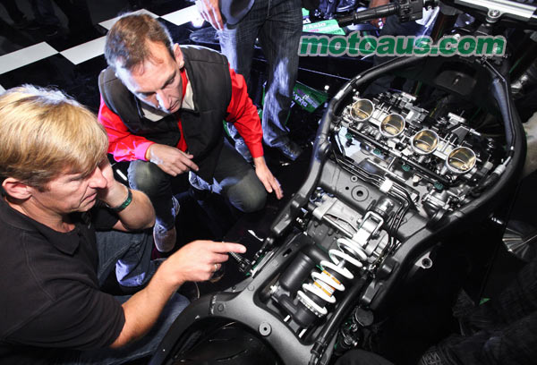 kawasaki-zx10r-engine