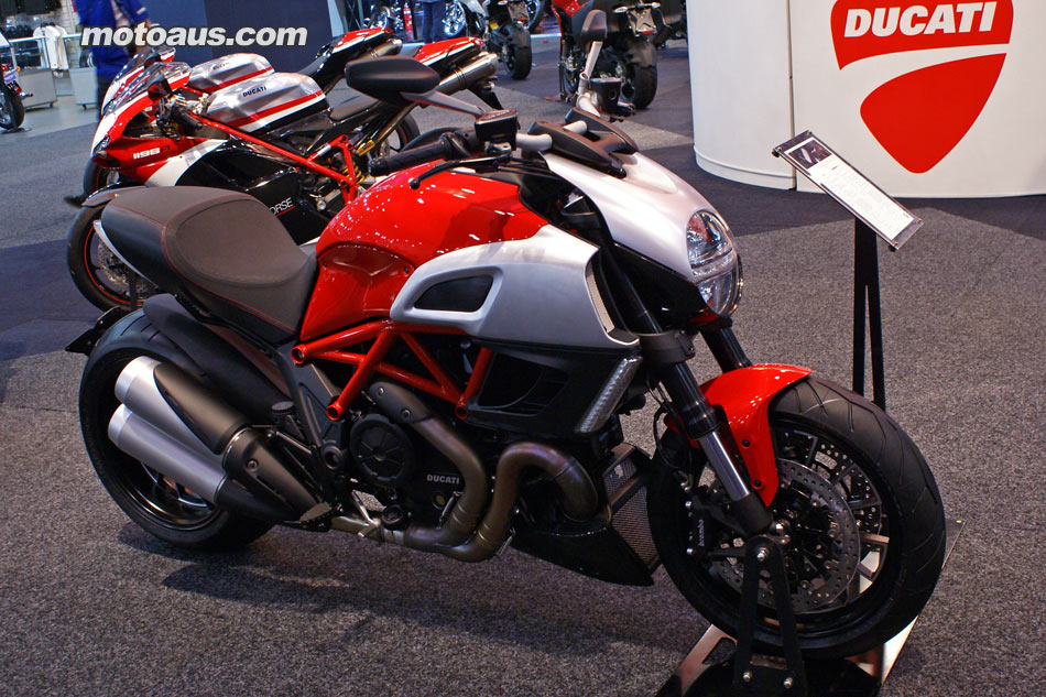 ducati-diavel