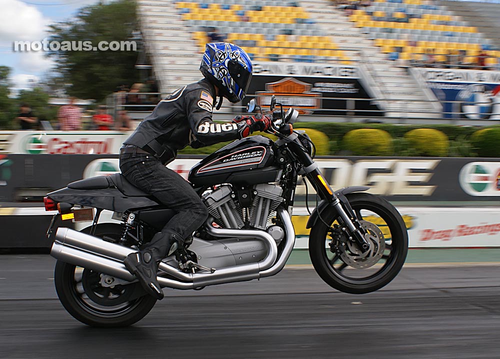 wheelie-black-harley