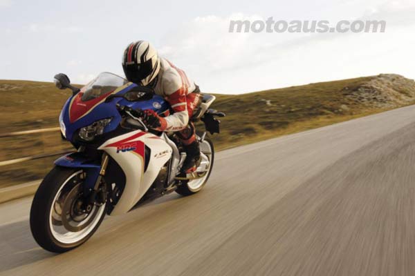 2011-fireblade-1000rr