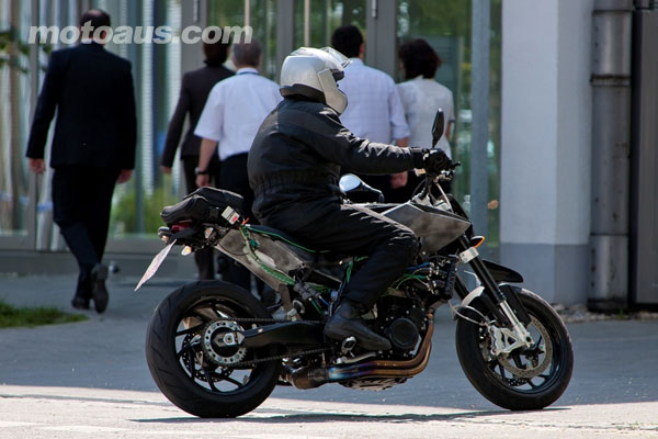 husqvarna-900-street