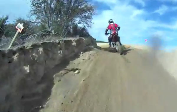 dirt-bike-pileup