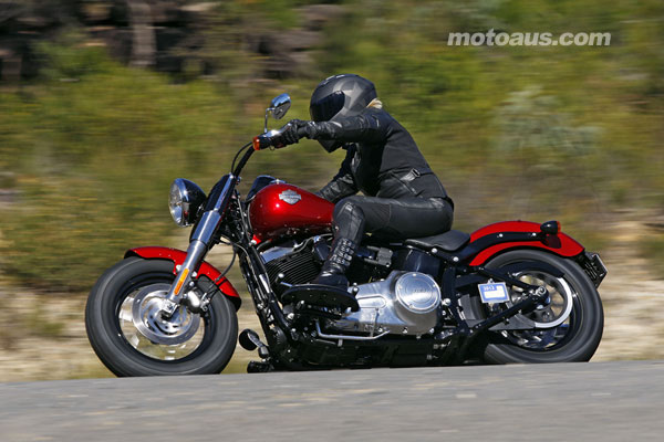 softail-slim-road